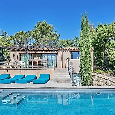 Castel - 4 - Piscine - Vue Grimaud